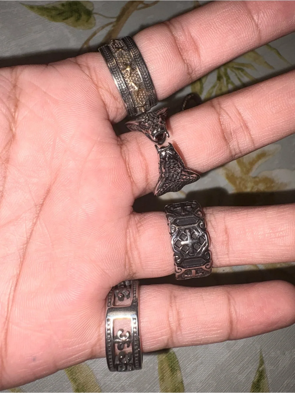 Random rings - Picture 4 of 8